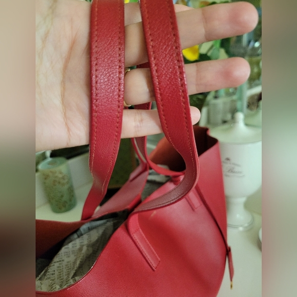 Saint Laurent Large Red Leather Tote with Pouch - Picture 3 of 16